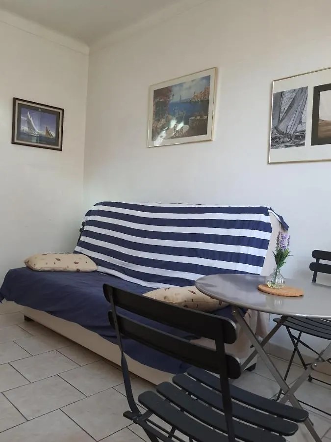 Beau Duplex Lumineux Avec Apercu Mer Antibes Apartment