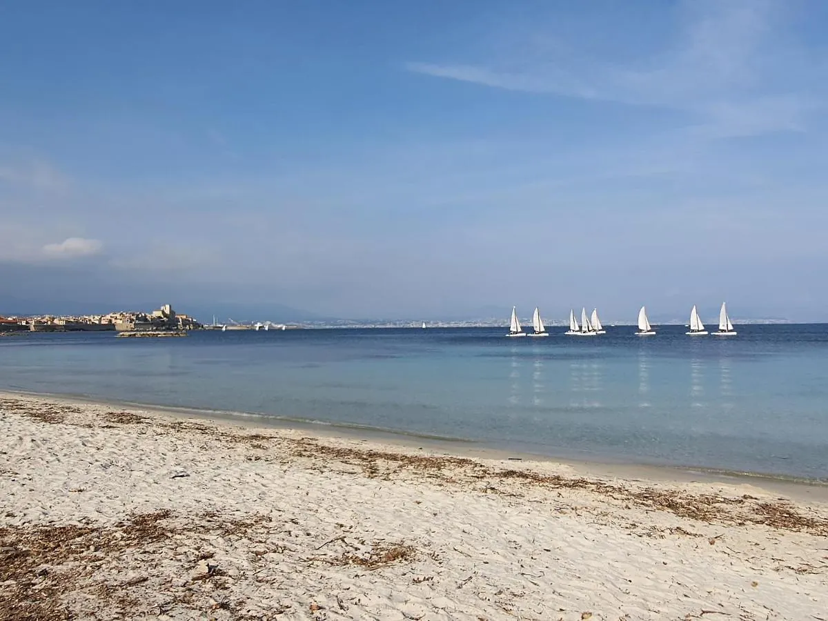 Beau Duplex Lumineux Avec Apercu Mer Apartment Antibes